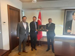 Uşak Valisi ve Belediye Başkanı Bakırköy Kaymakamı’nı ziyaret etti
