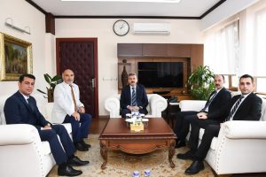Uşak Valisi Dr. Turan Ergün, Sayıştay yetkililerini kabul etti