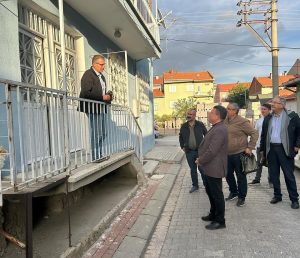Uşak Milletvekili Fahrettin Tuğrul çat kapı ziyaretlerinde
