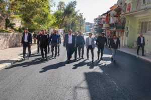 Başkan, Şehit Feridun Alabaş Caddesi’nde asfalt serimi çalışmasını inceledi