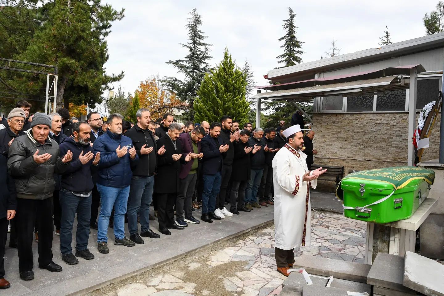 Uşak Valisi Ergün, Nurgül Kara’nın Babasının Cenaze Törenine Katıldı