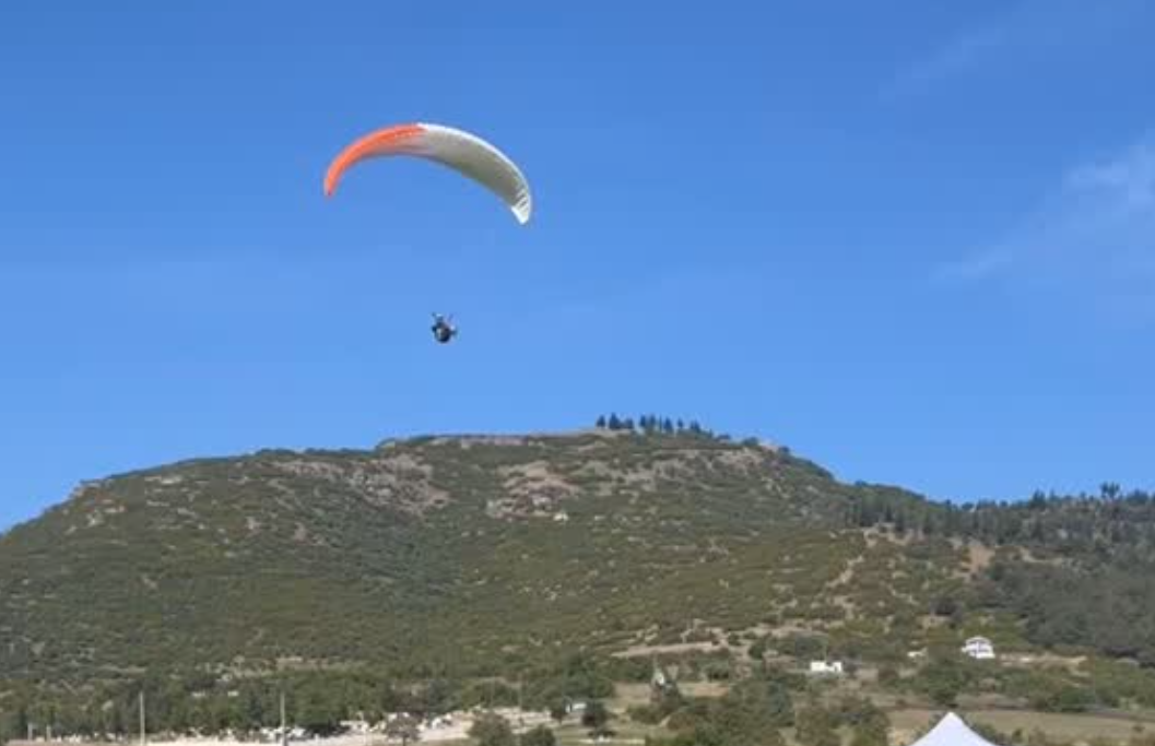Uşak’ta Türkiye Yamaç Paraşütü Ege Bölgesi hedef yarışması yapıldı
